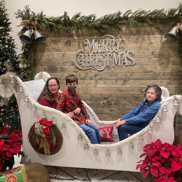 Meet your Posher, Andrea - Picture 1 of 1